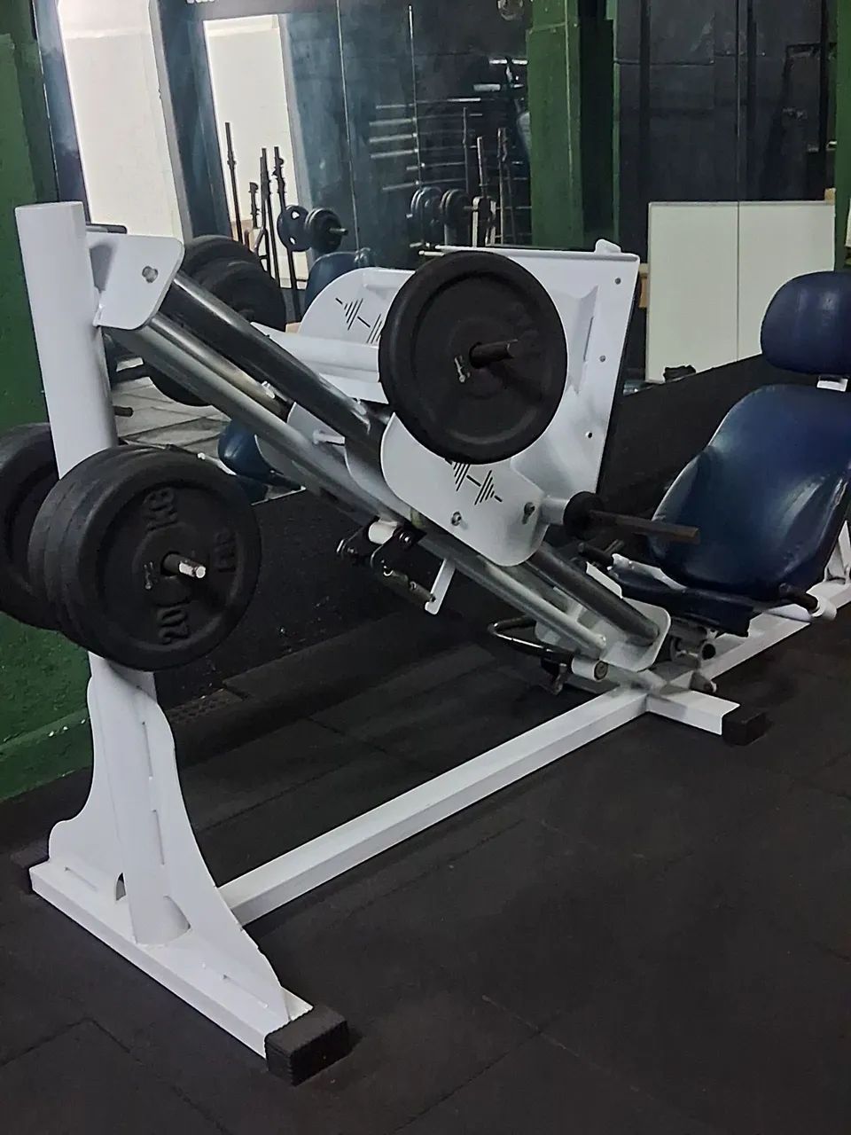 Aparelho leg press musculação 
