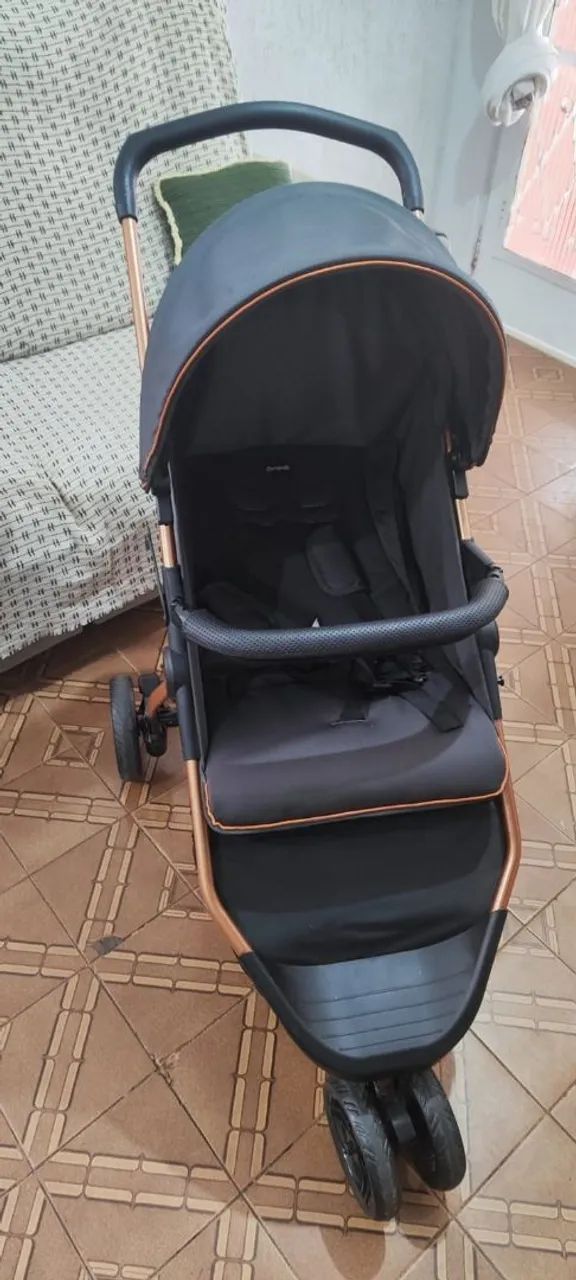 CARRINHO E BEBÊ CONFORTO