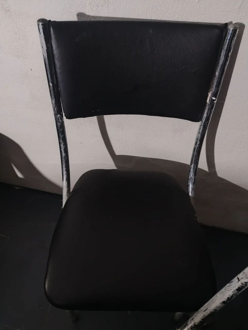 Vendo 3 cadeiras usadas boas