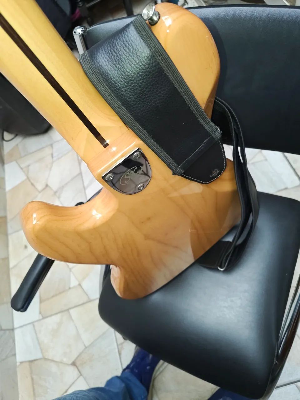 Contra baixo