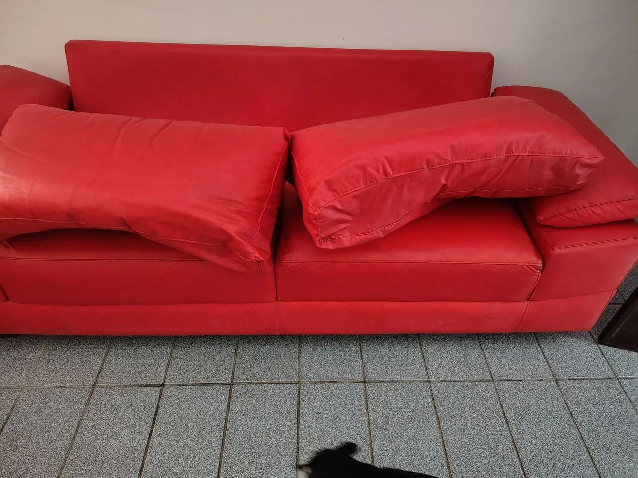 Sofá 3 lugares de courino  - Foto 4