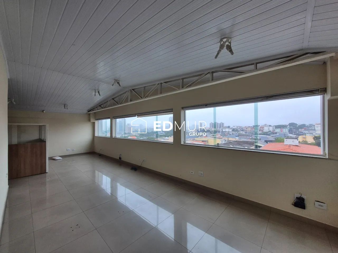 SALA para ALUGUEL com 100m² no bairro Jardim Stella com 0 quartos e 3 vagas. Santo André,  - Foto 5