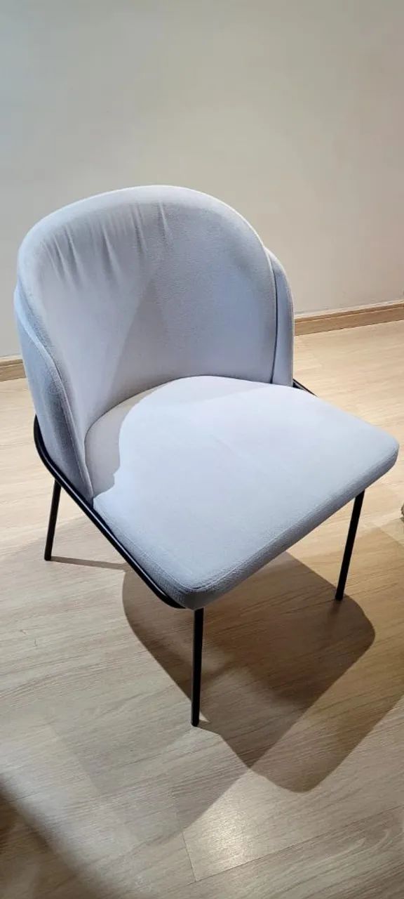 Vendo 4 cadeiras, semi novas  - Foto 2