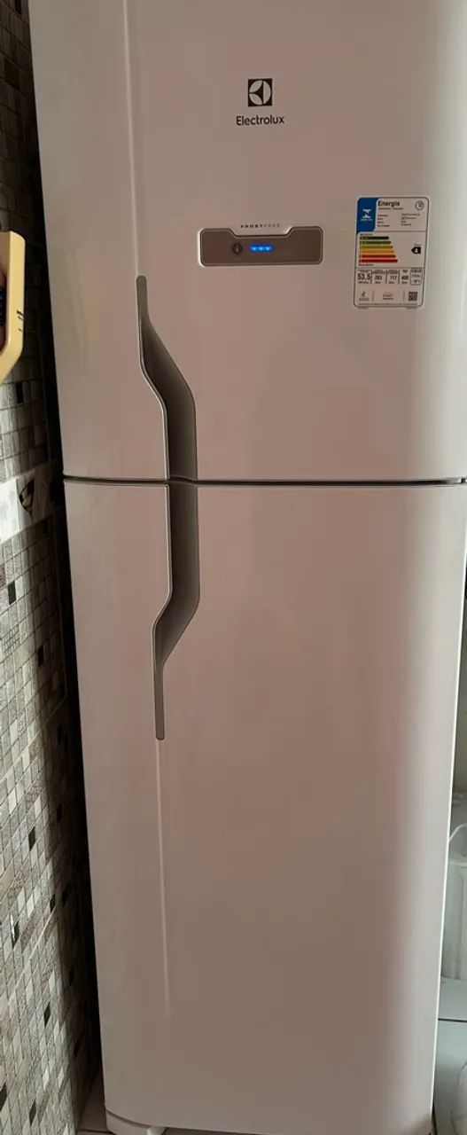 GELADEIRA ELETROLUX 400 LITROS