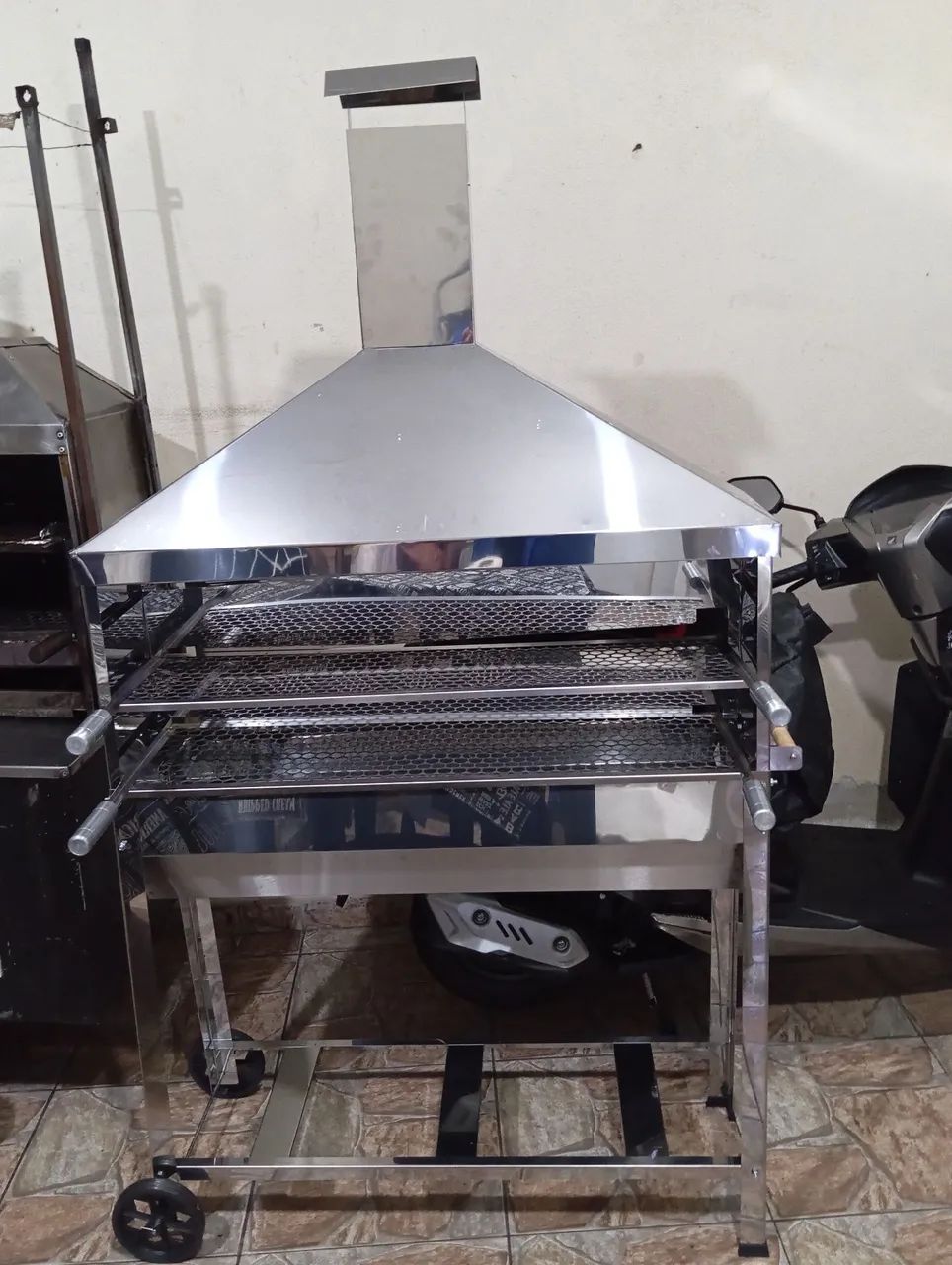 VENDO UM CARRINHO DE CHURRASCO. - Foto 2