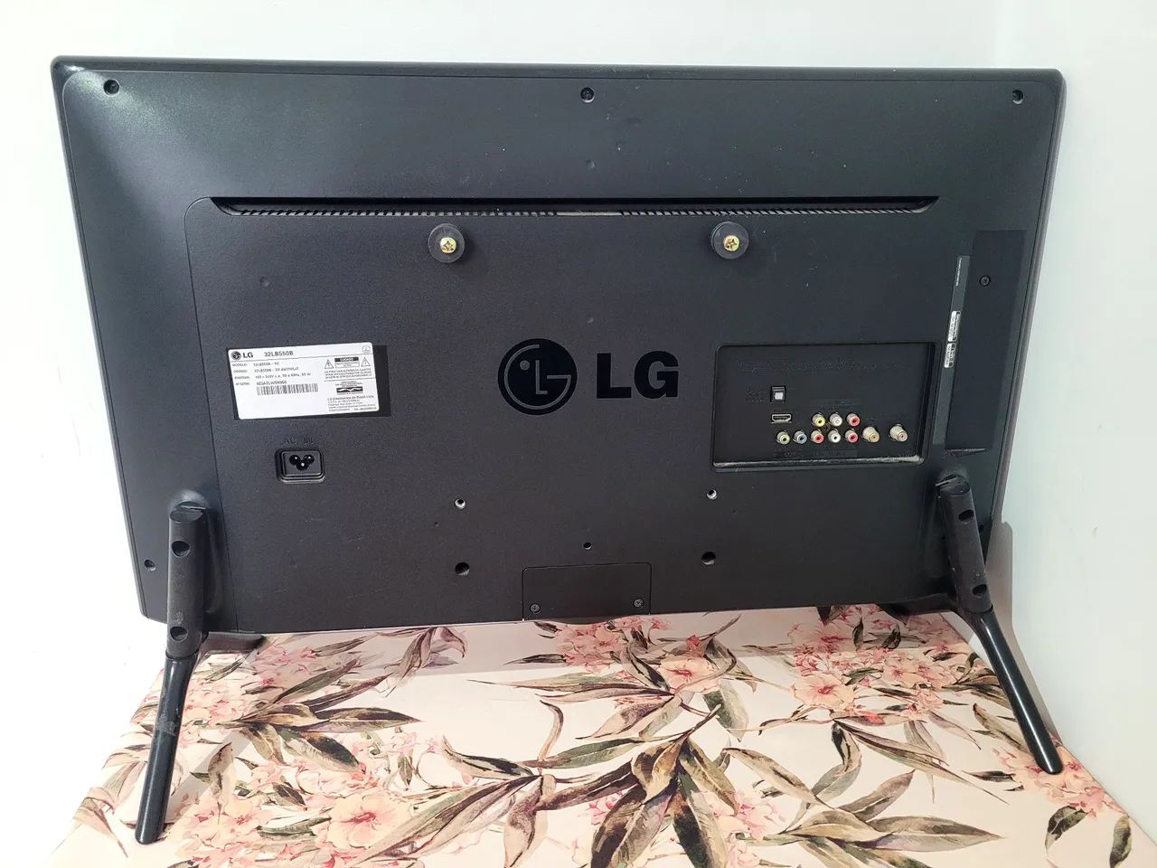 Vende se cama e TV, falar com Peterson  * - Foto 3