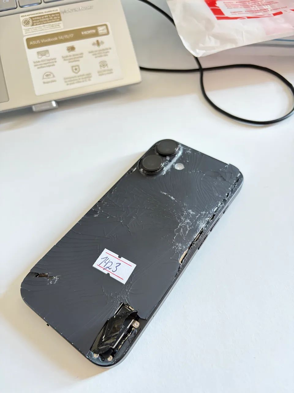 Iphone 16 128gb Original - Para retirada de peças - Tela funcionando - Foto 2