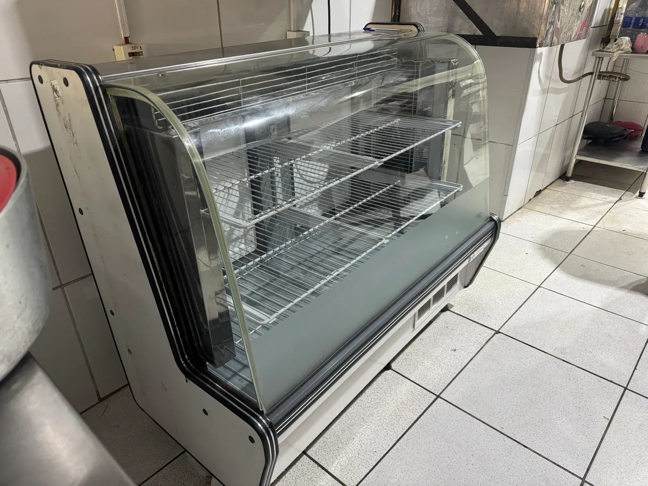  VENDO EXPOSITORA REFRIGERADA GELOPAR - Foto 4