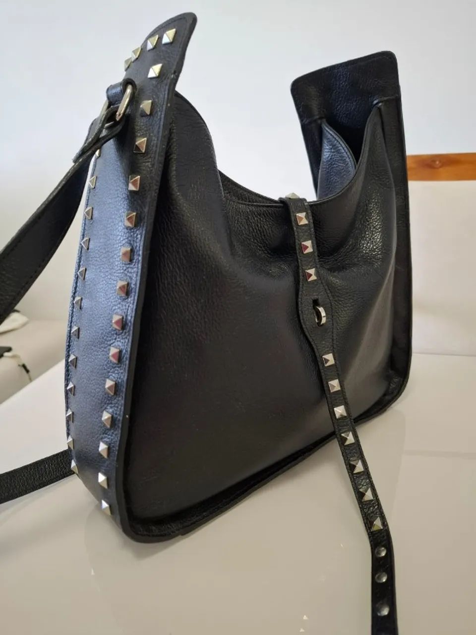 VENDO LINDA BOLSA DE COURO - Foto 3