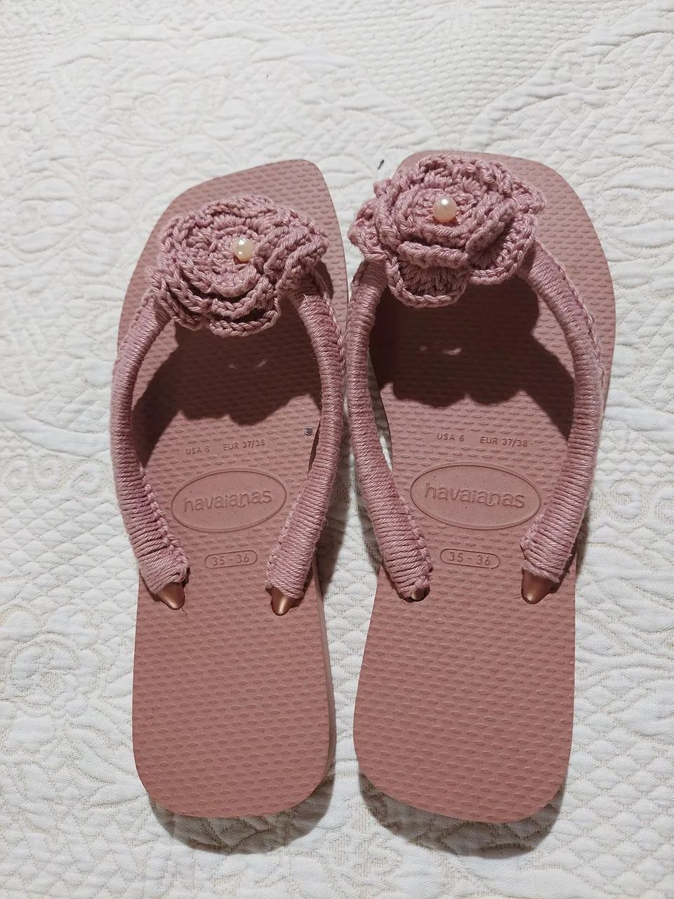 Sandália havaianas decorada com crochê  - Foto 2