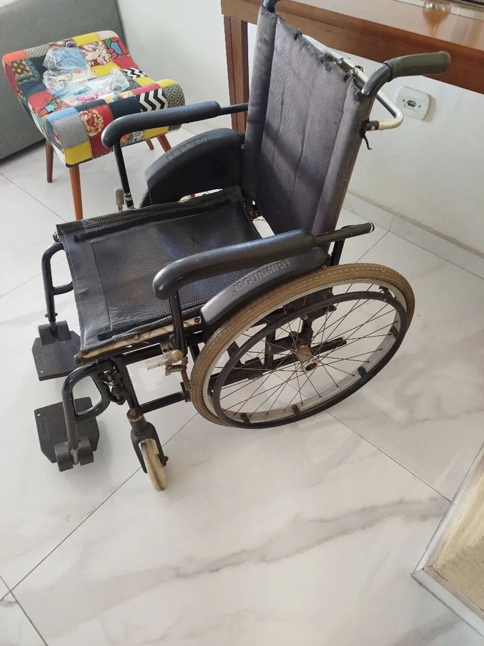 Cadeira de rodas grande  - Foto 2