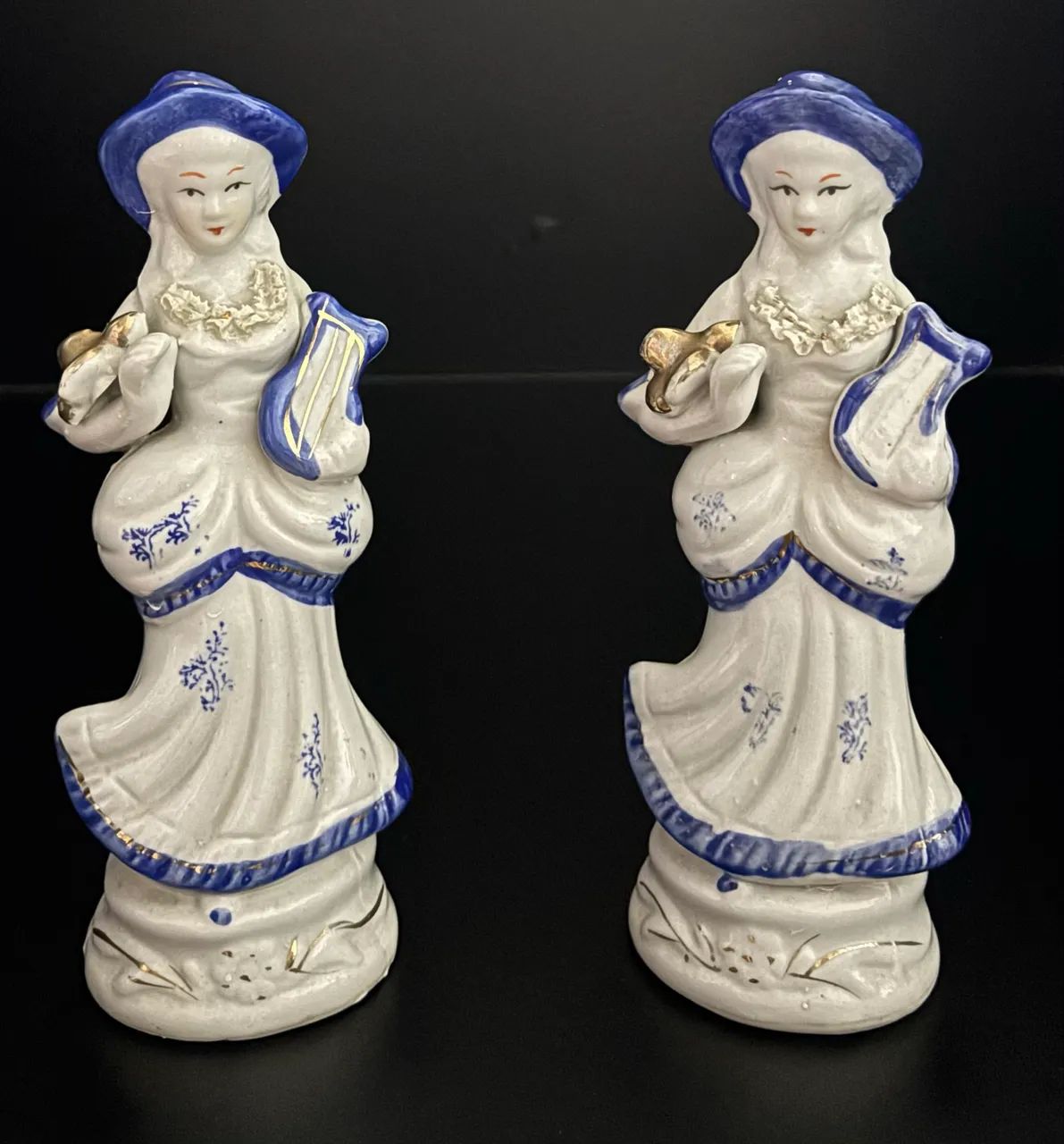Par de estatuetas 