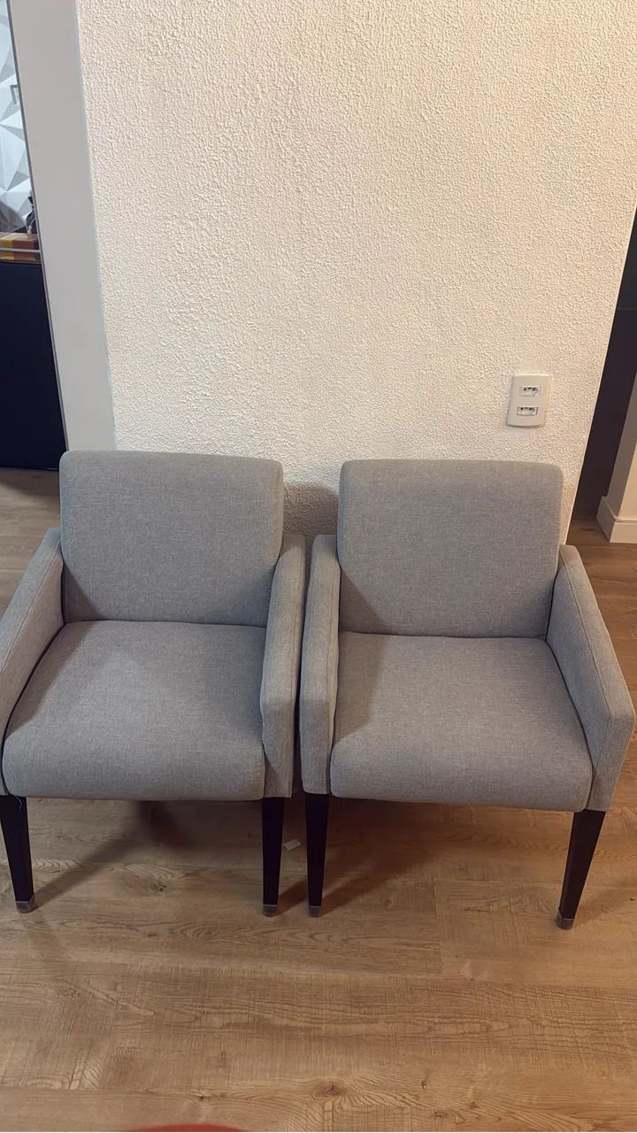 Vendo cadeira de apoio cinza - Foto 2