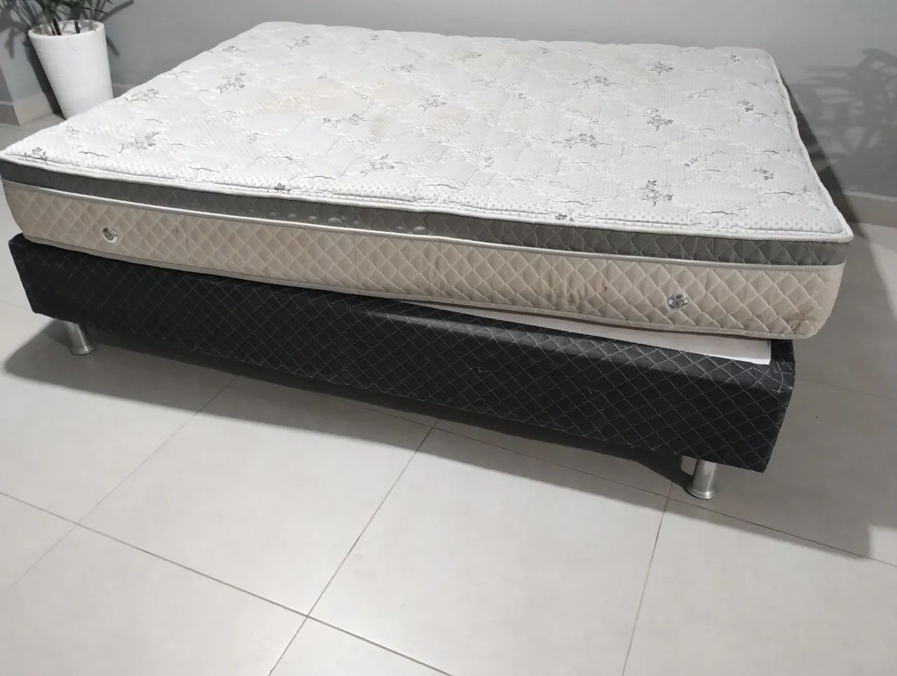 Cama box casal Queen base e colchão entrego ler anúncio  - Foto 3