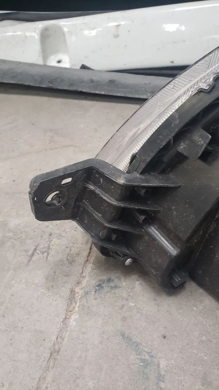 Farol iveco Daily lado passageiro  - Foto 4