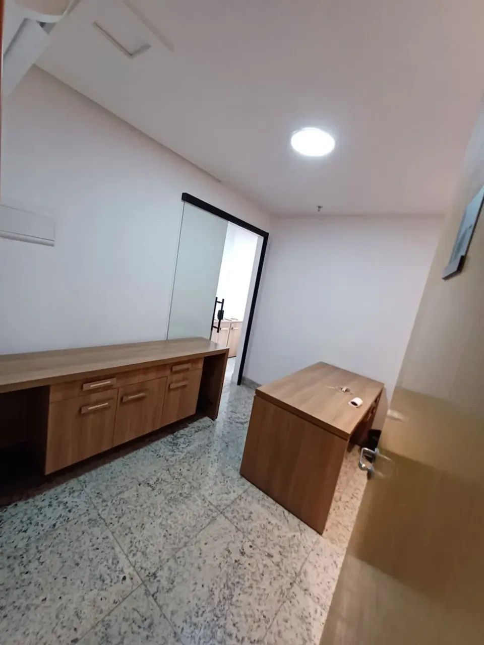 Sala comercial mobiliada, com  29 metros quadrados, Fórum Bussines no  Adrianópolis - Mana - Foto 2