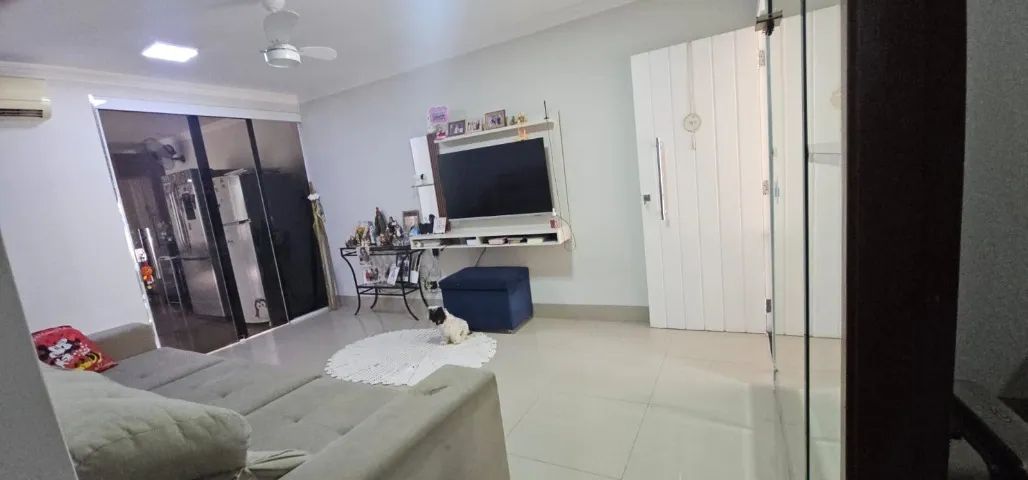 CASA RUBÍ ESQUINA DE3quartos com suíte com Edicula  com garagem e com placa  solar 1500 KW - Foto 2
