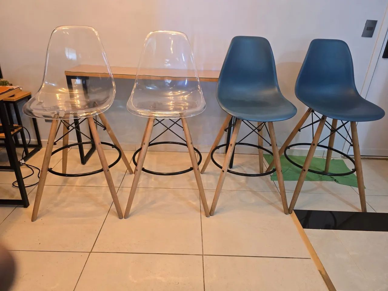 Banquetas Eames
