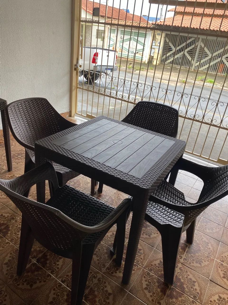 Mesa com 4 cadeiras 
