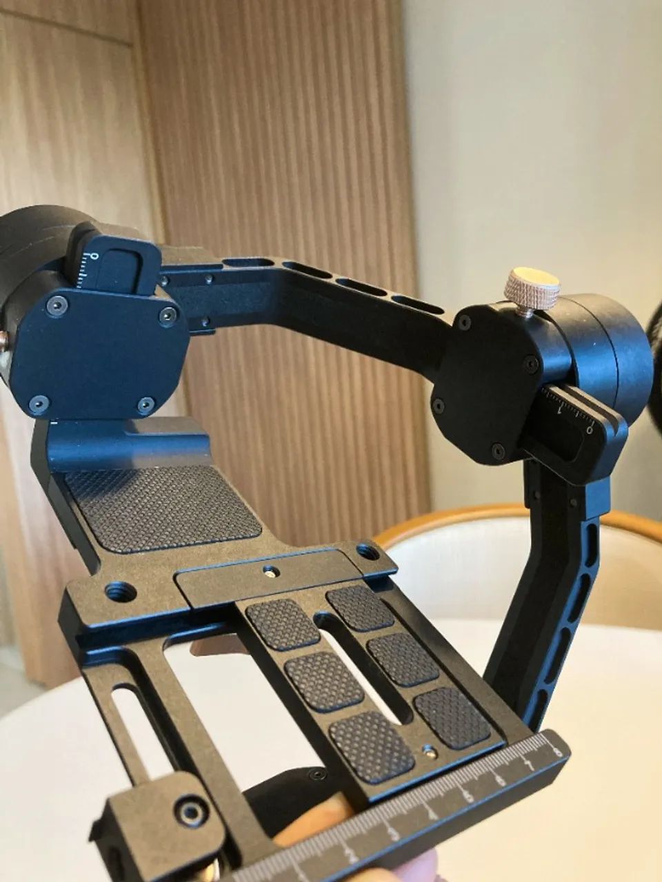 Estabilizador Zhiyun Crane Plus Gimbal Até 2,5kg Preto Preto - Foto 4