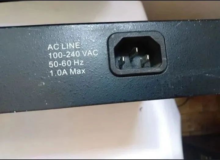 Switch Encore 24 Portas 10/100 Mbps - Modelo Enh924-aut Usado  - Foto 2