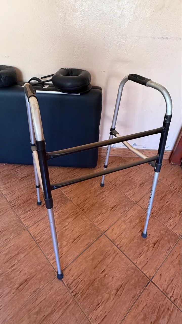 Cadeira de Rodas e Acessórios  - Foto 4
