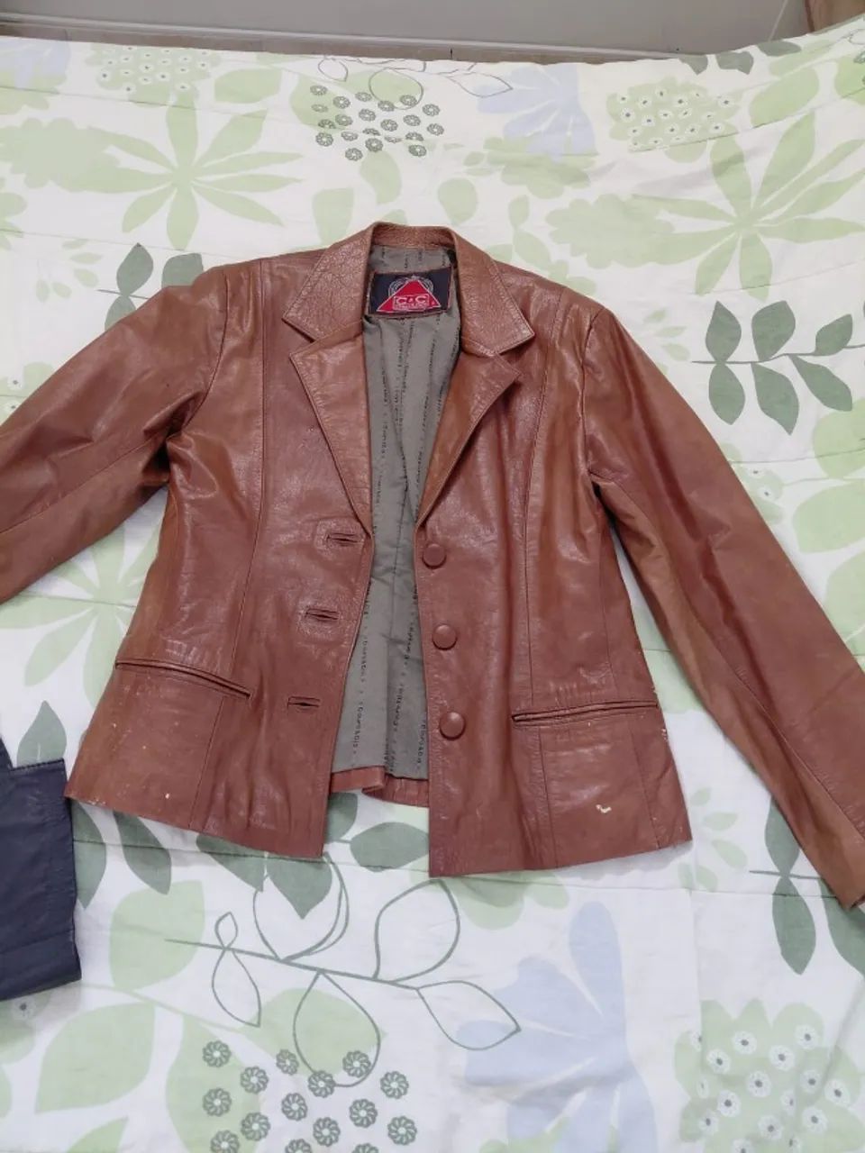Roupas seminovas diversas