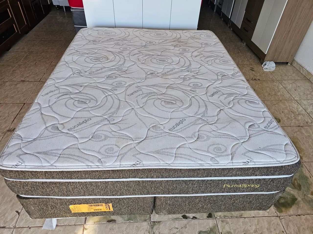 Cama box queen usada Molas tradicional 