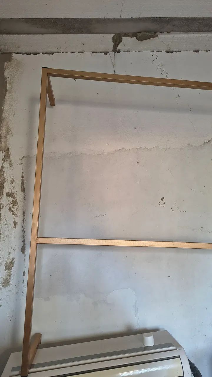 Vendo arara de parede para loja - Foto 3