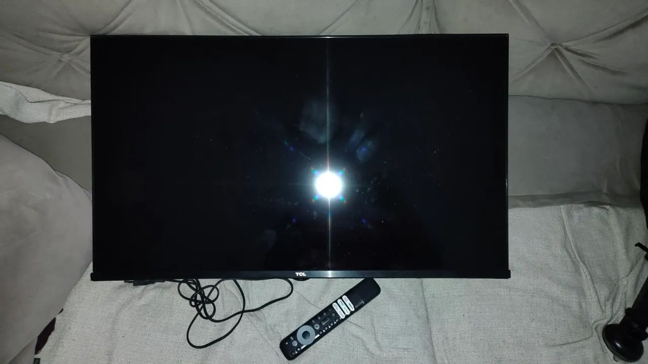 Tv 32 polegadas tcl com defeito, liga mais não mostra imagem 