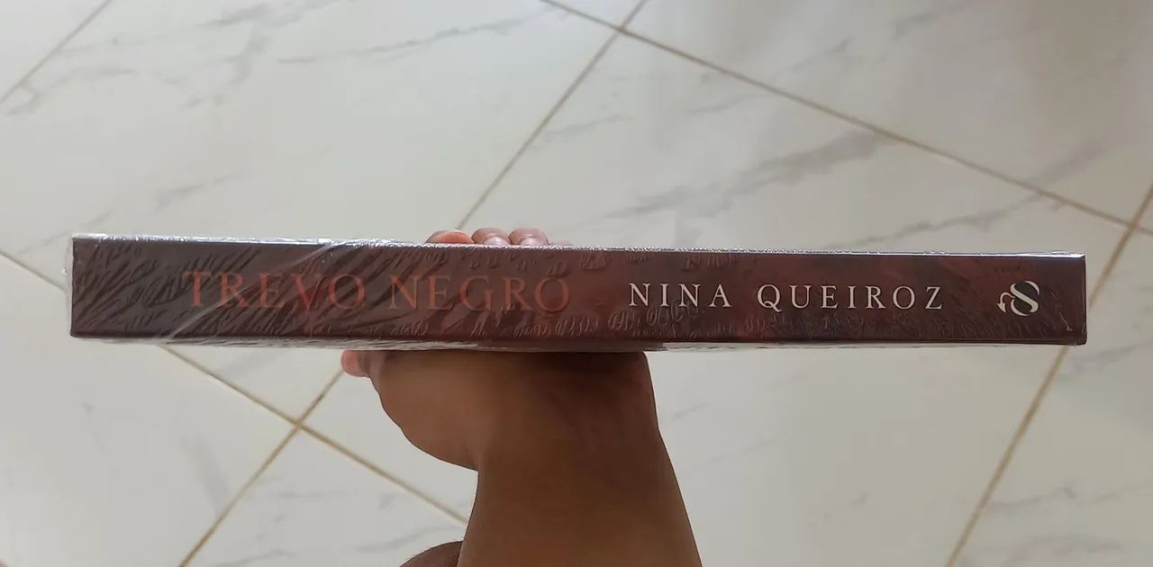 Livro Trevo Negro  - Foto 3