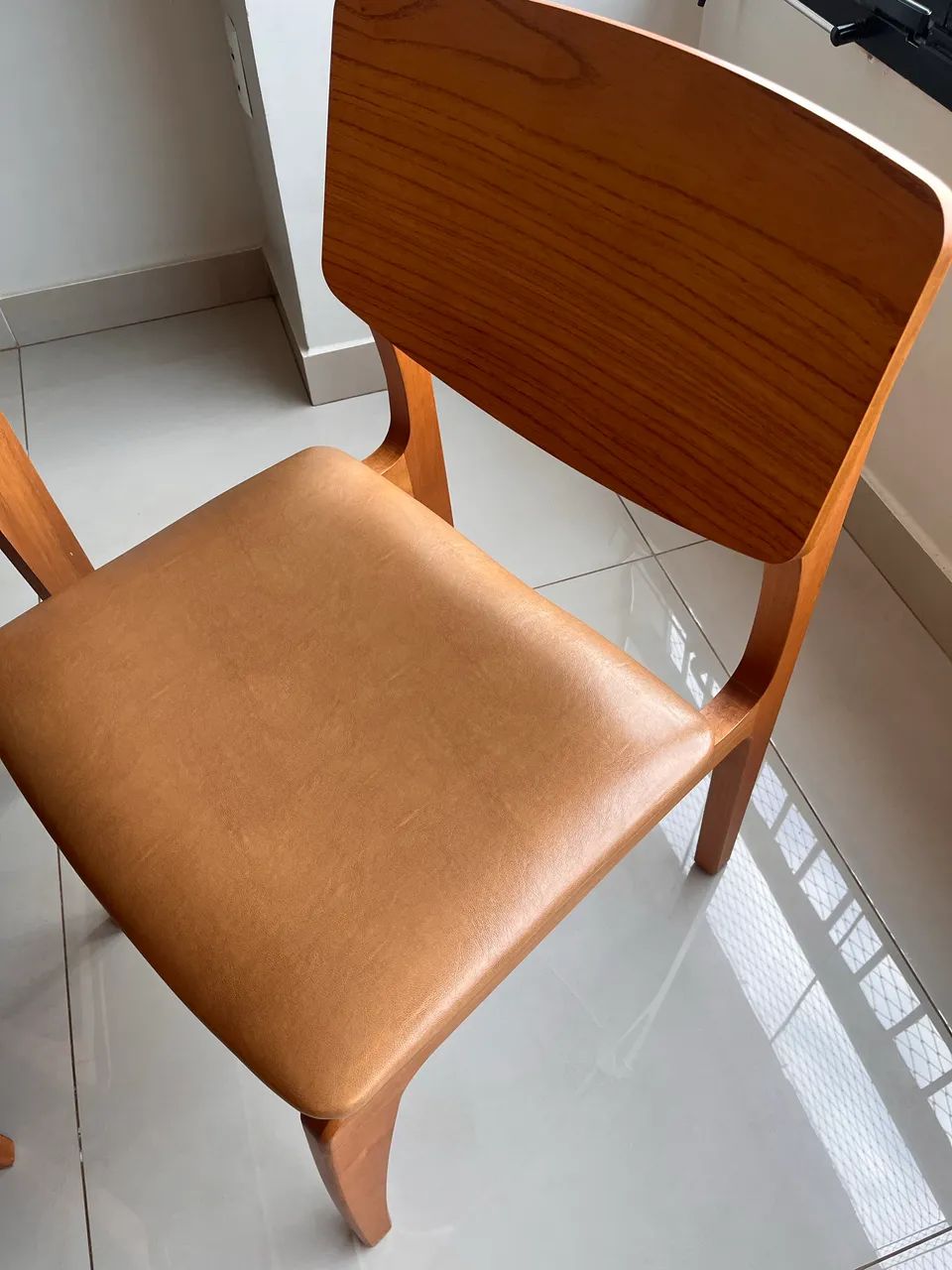 Mesa de jantar com 8 cadeiras - Foto 2