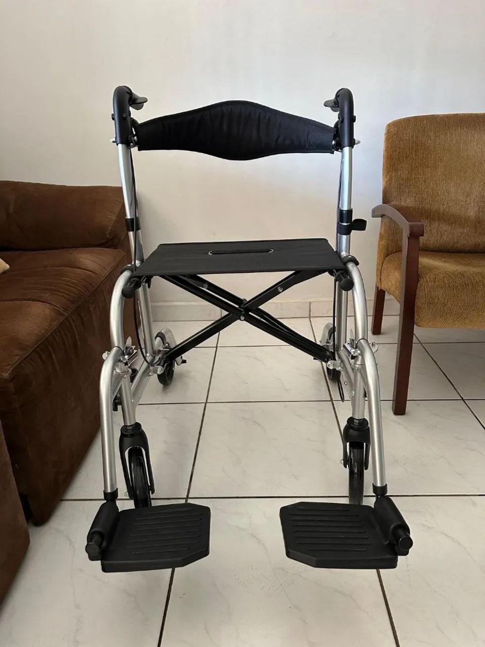 Cadeira e andador - 2 em 1 - Foto 2