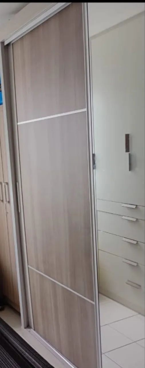Guarda-roupa grande com Espelho  - Foto 2