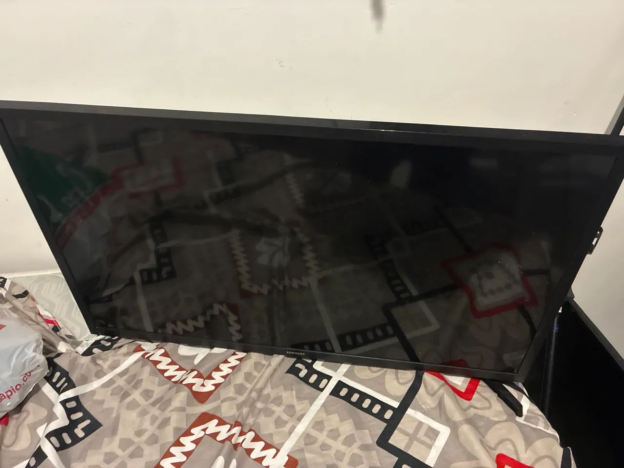 Vendo tv smart Samsung retida de peças 