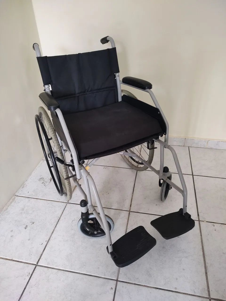 Cadeira de Rodas  - Foto 3
