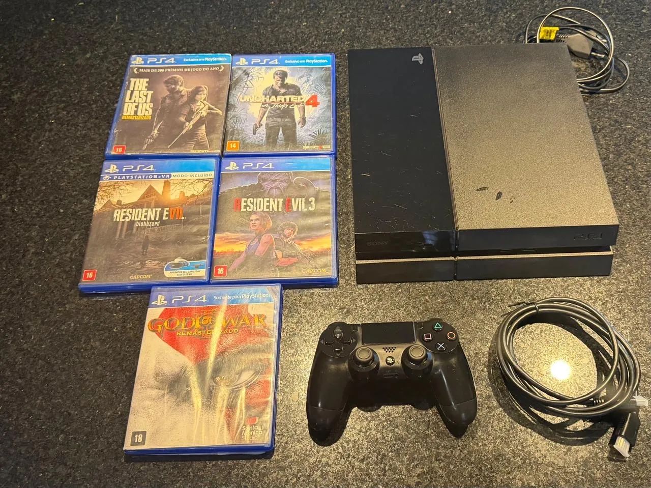 PLAYSTATION 4