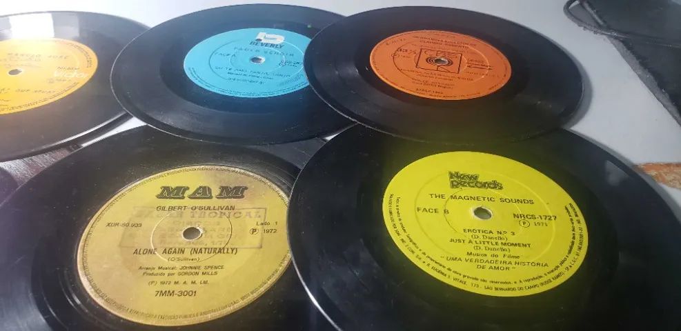 Lote 16 Discos Compactos de Vinil Antigos - Sem Capa - Foto 5