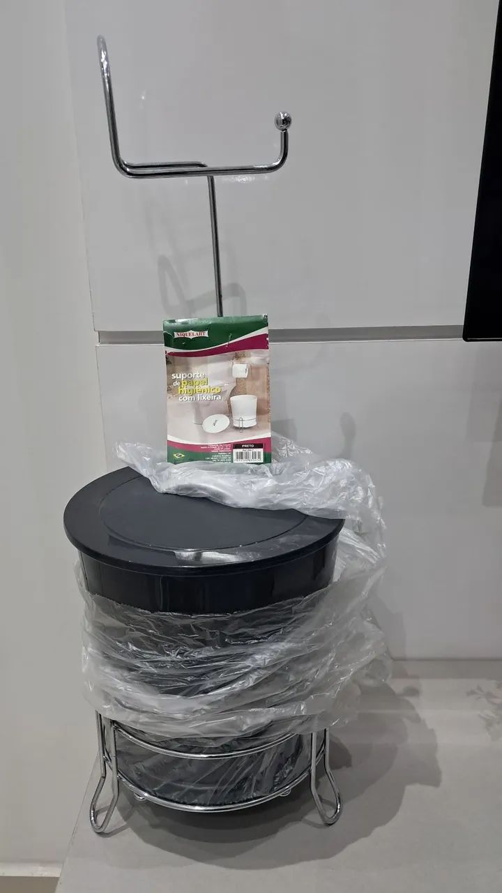 Suporte para Papel Higiênico Cromado com Lixeira Niquelart Cor Preto. - Foto 2