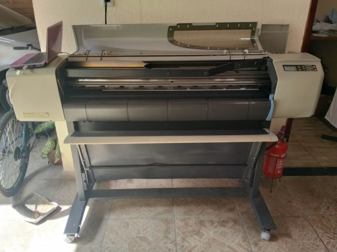 Plotter Hp 500 monocromática.