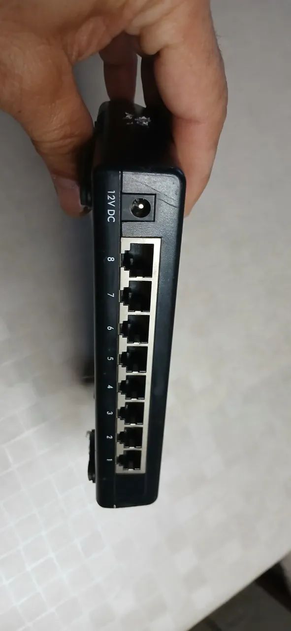 Hub switch 10/100 - Foto 4