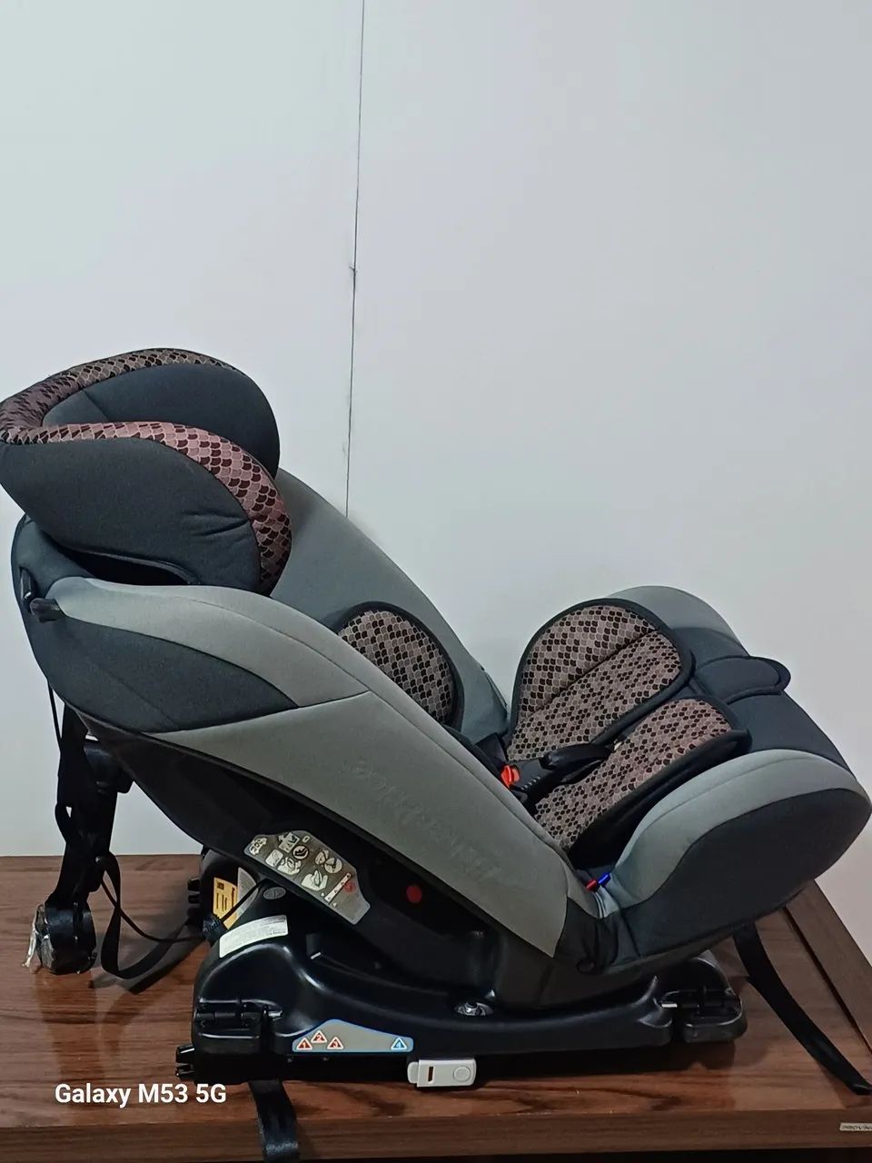 Cadeirinha para carro fisher price de 0 a 36 kg com isofix  - Foto 4