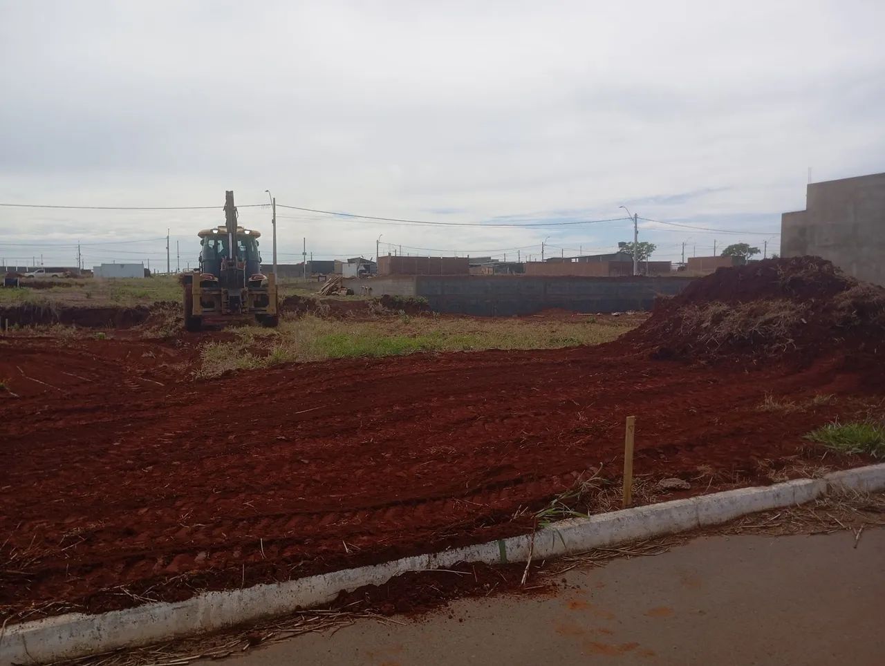 Aterro, Terra, Cascalho, e Serviço de Maquinas. - Foto 4
