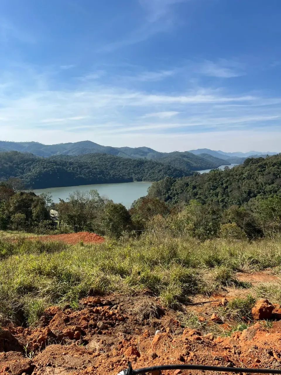 TERRENO COM ACESSO A REPRESA / VISTA E PRONTO PARA CONSTRUIR