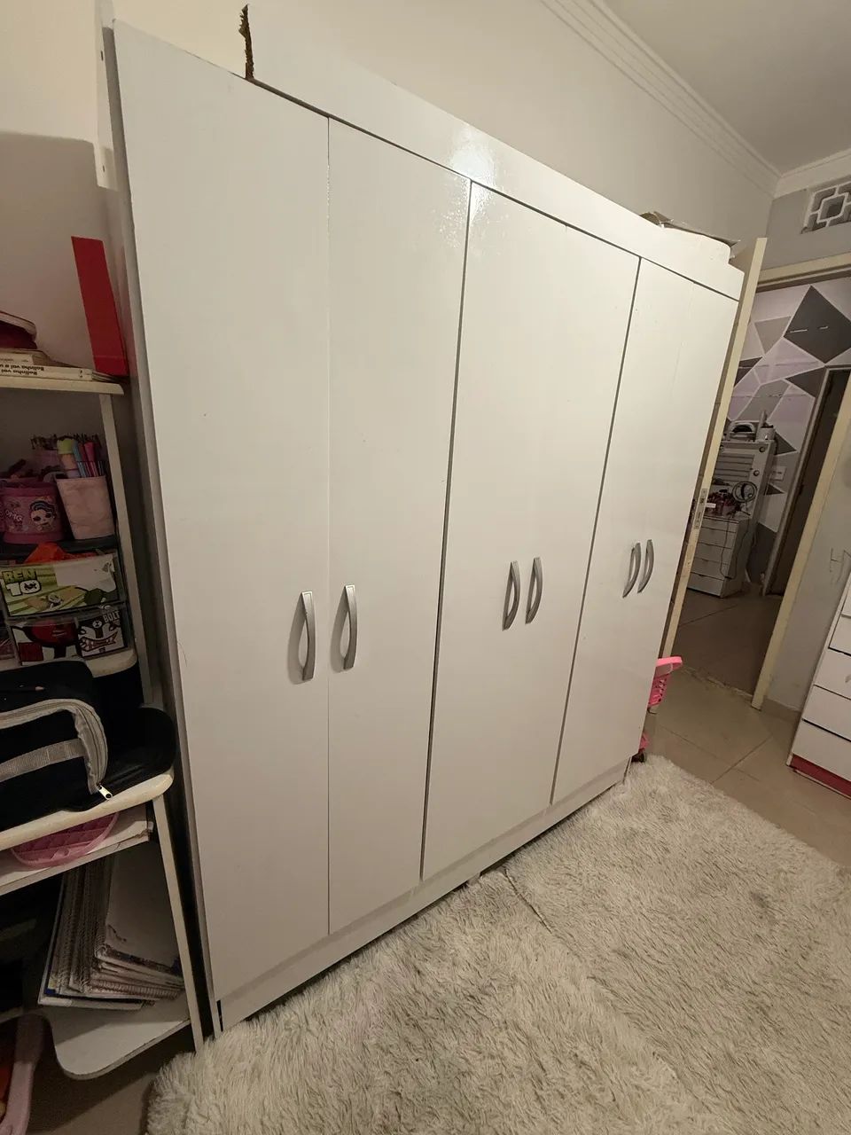 Guarda roupa pequeno