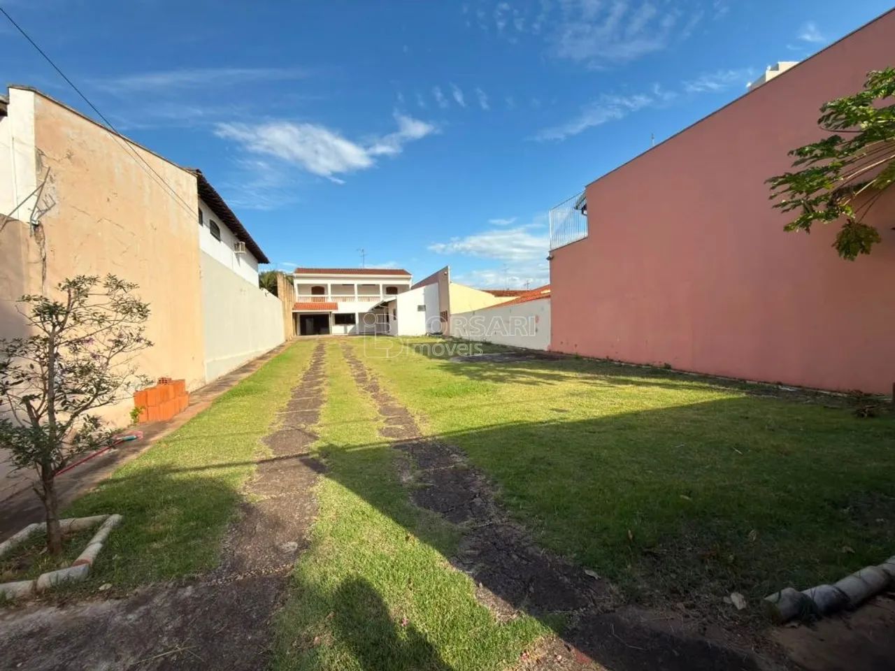 Venda de Casas / Comercial na cidade de Araraquara - Foto 4