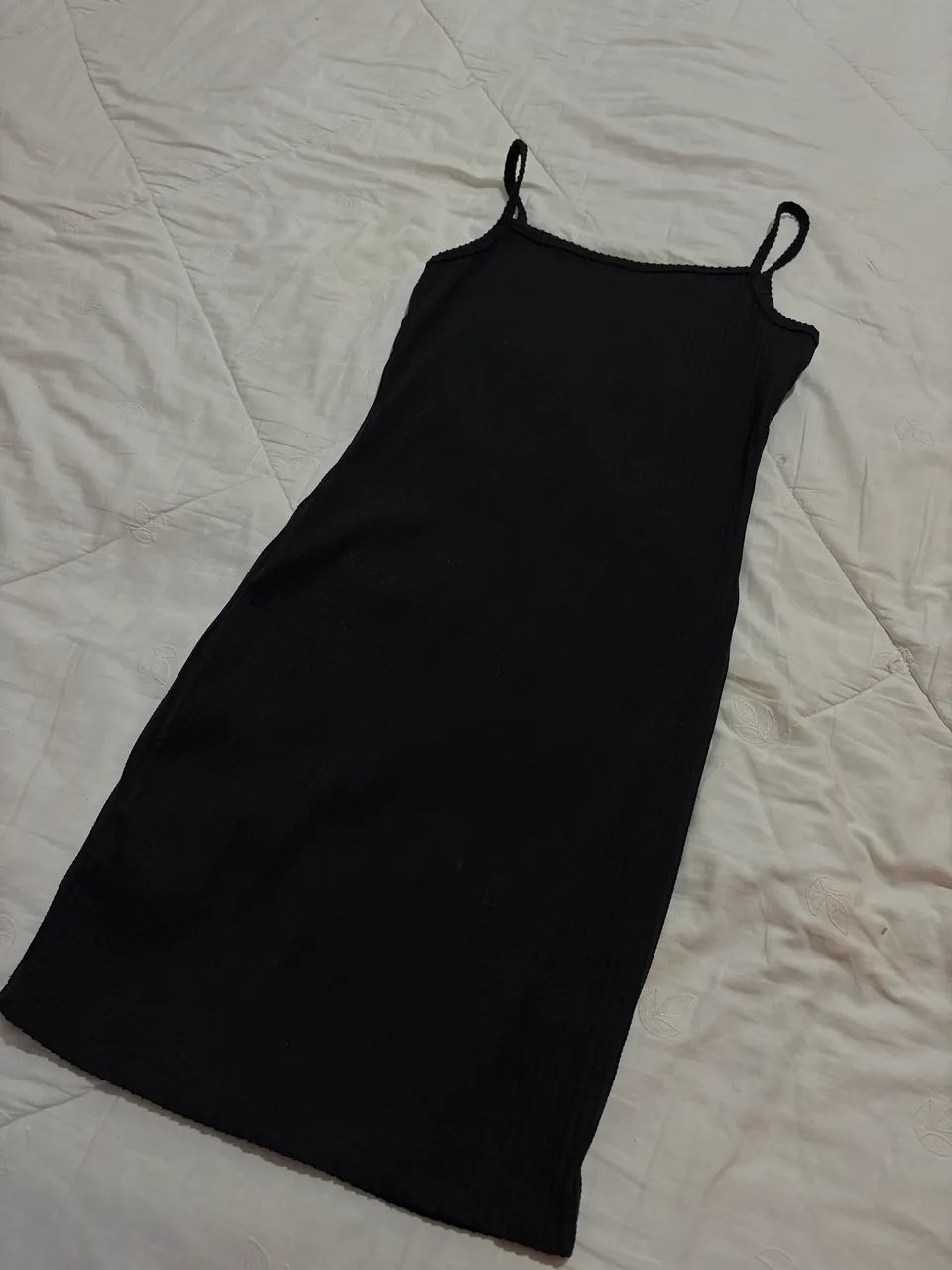 Vestido justo preto 