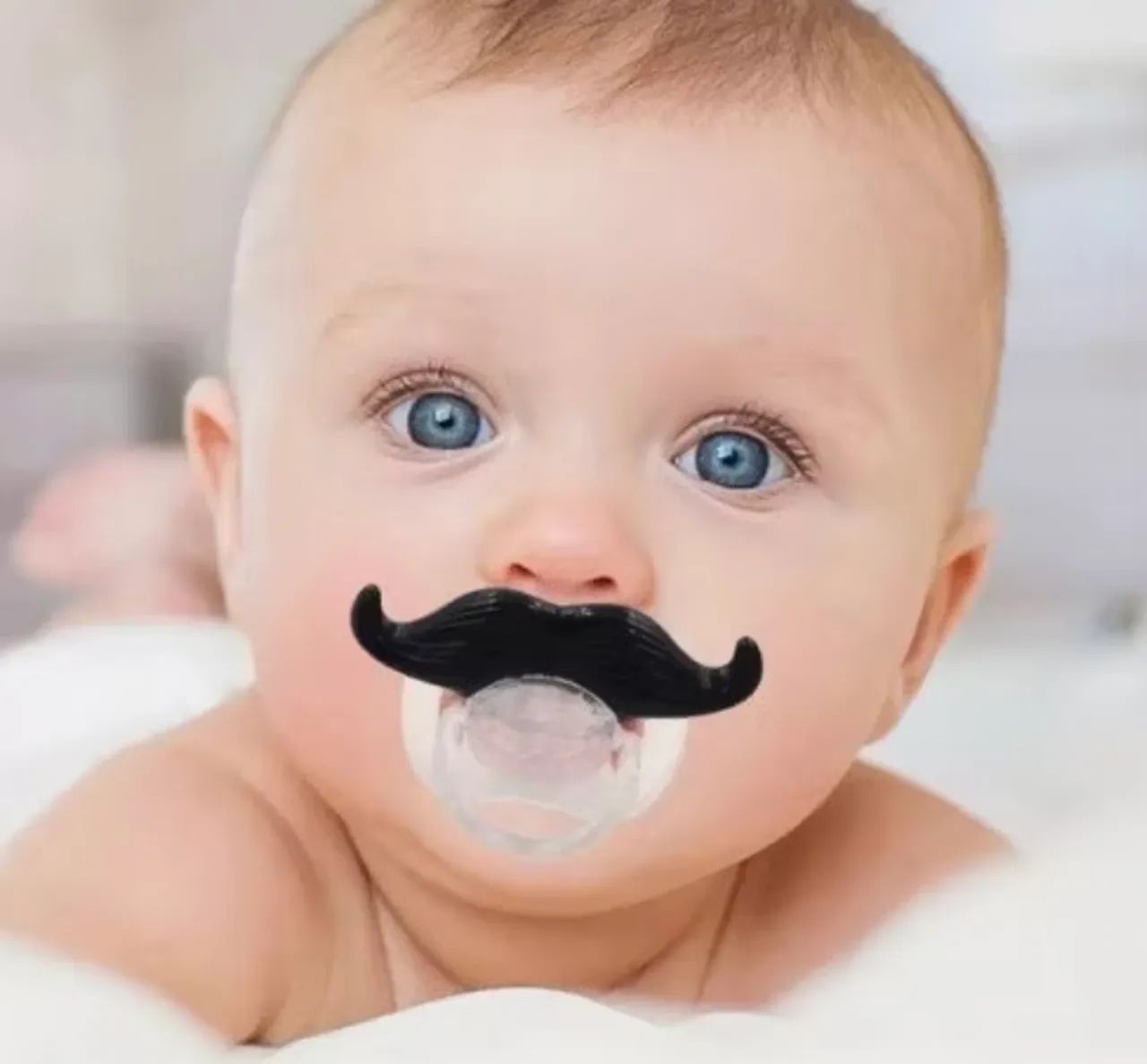 Chupeta de Silicone Bico Ortodôntico Bigode Bebê  - Foto 5
