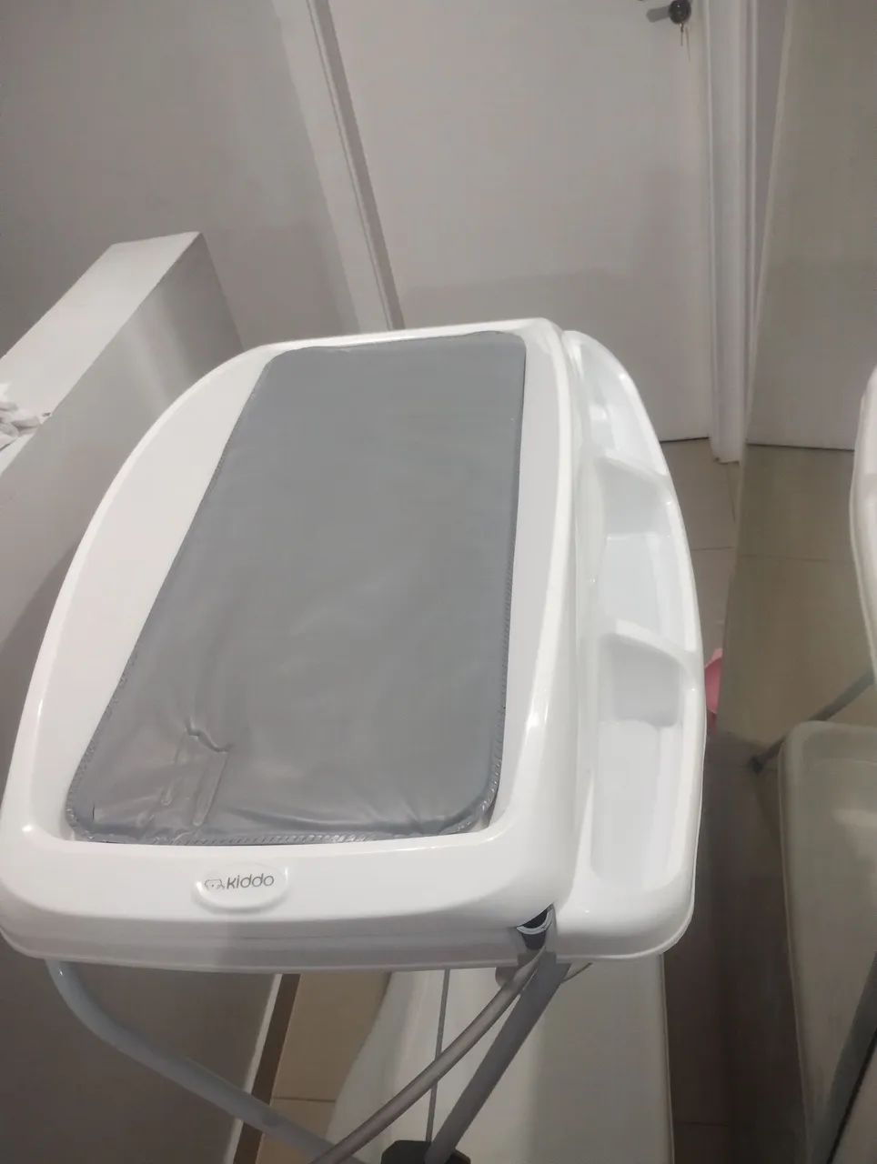 Banheira com suporte e trocador  - Foto 4