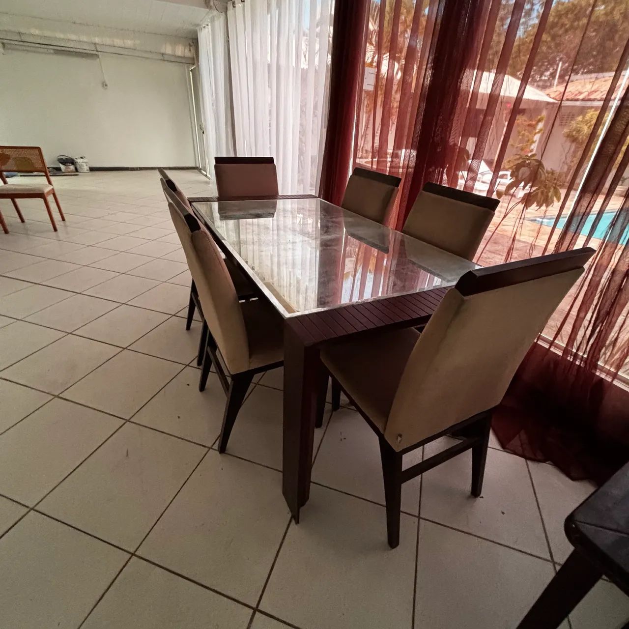Mesa com seis cadeiras  - Foto 5